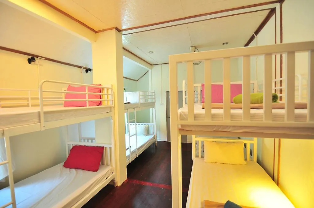 October Hostel Phi Phi Don
